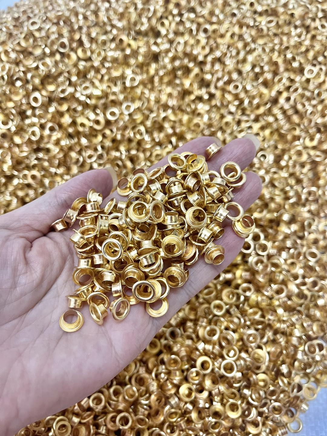khoen ore mắt cáo 4mm vàng