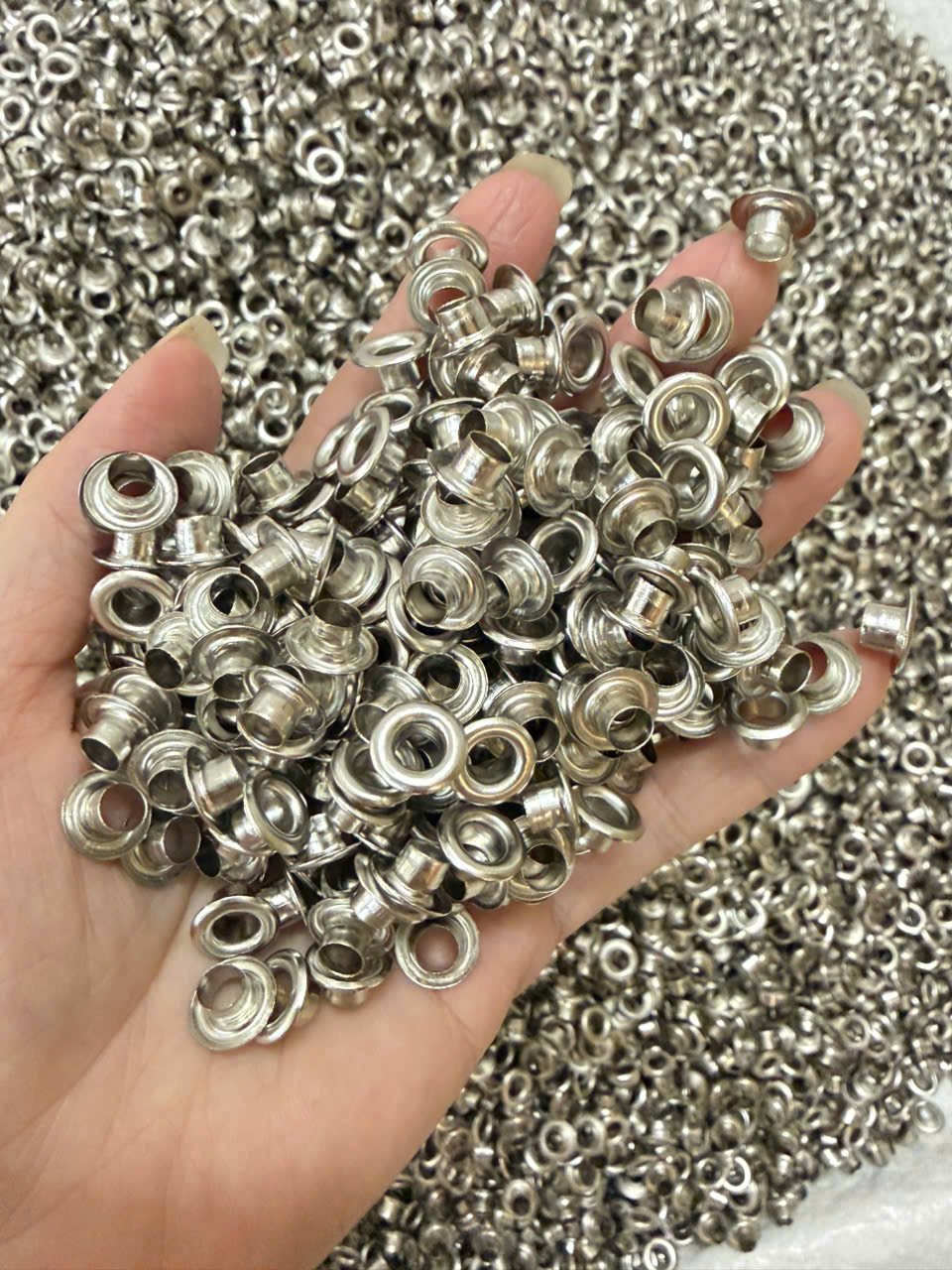 Khoen ore mắt cáo 4mm
