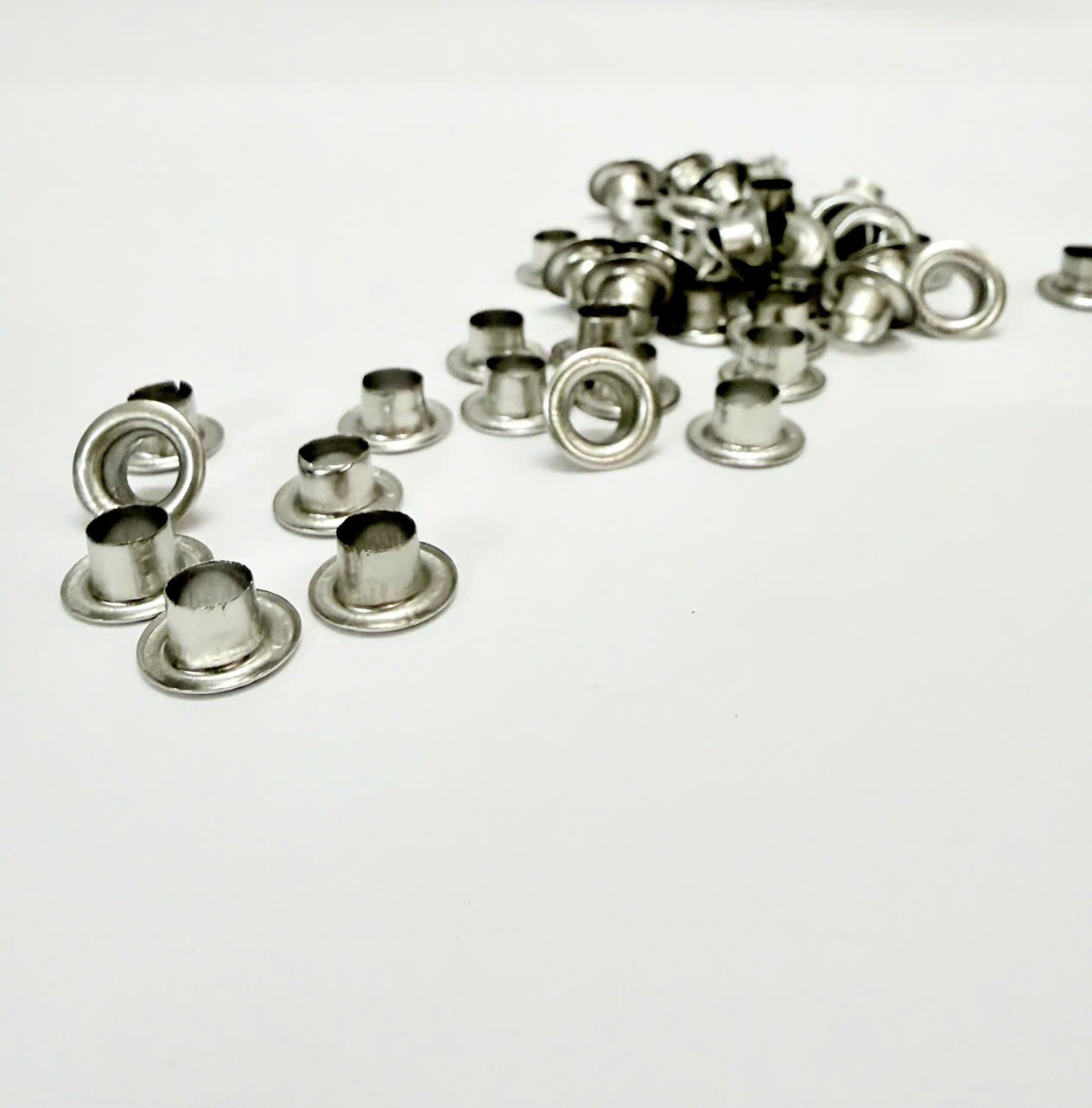 Khoen ore mắt cáo 6mm trắng
