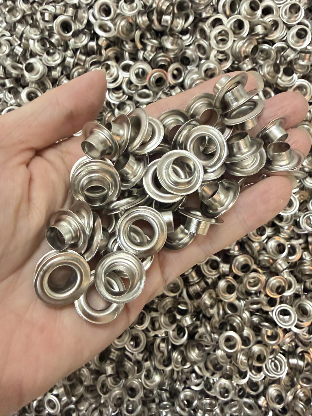 Khoen ore mắt cáo 8mm xi (trắng)