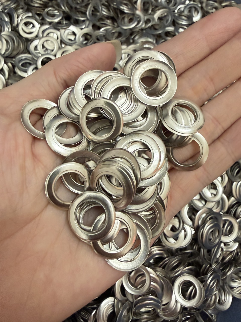 Long đền 10mm trắng